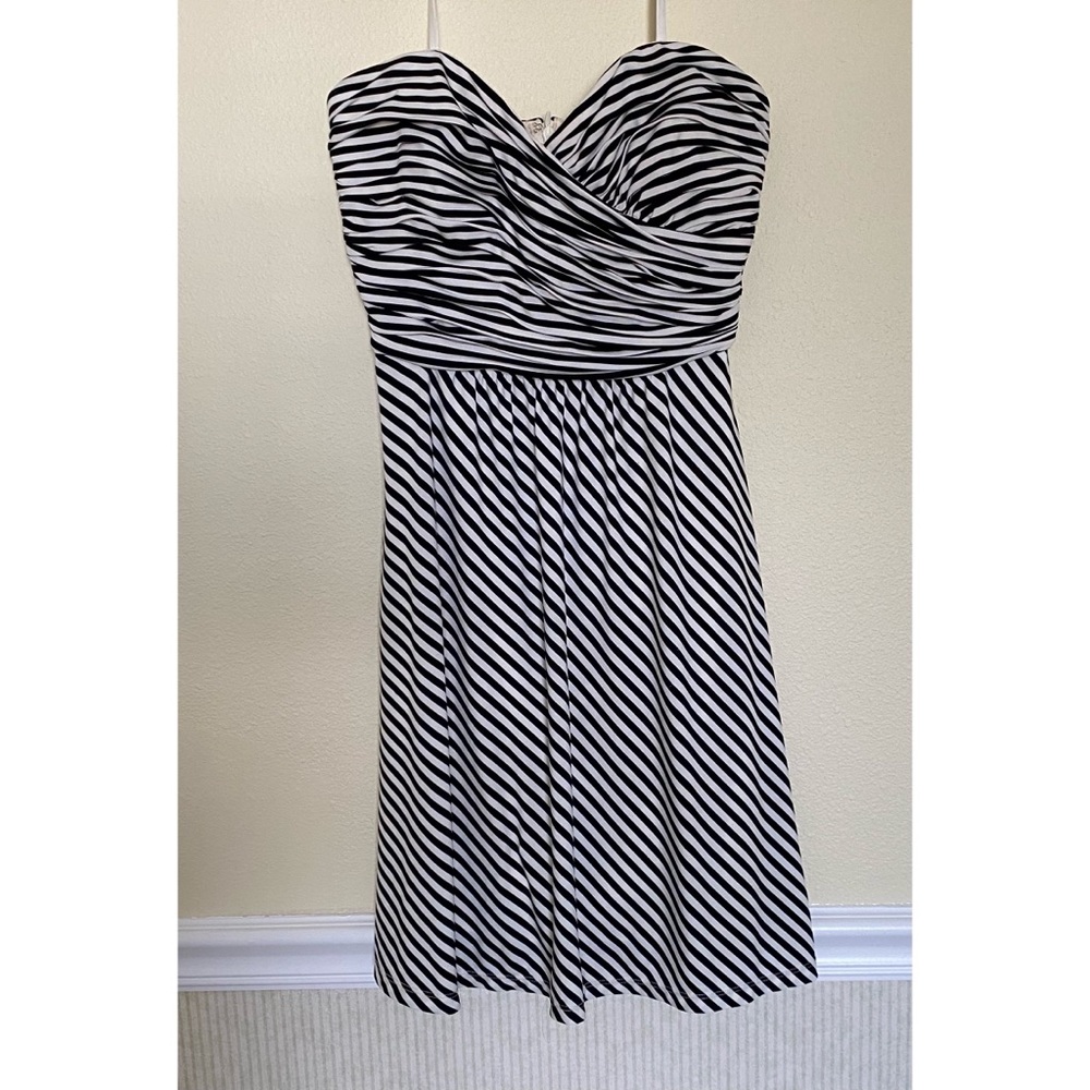 BCBG Maxaria strapless Dress size XS black and white color